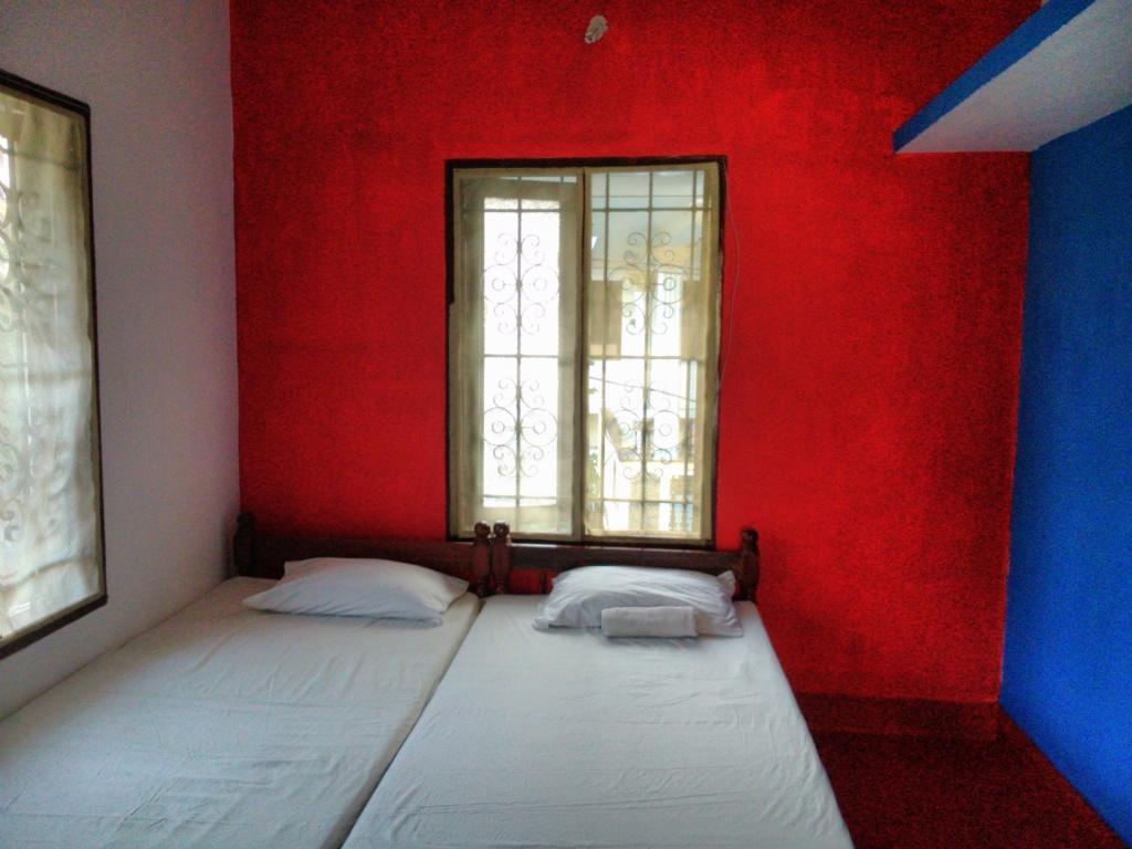 Nichoos Inn Kochi Room photo